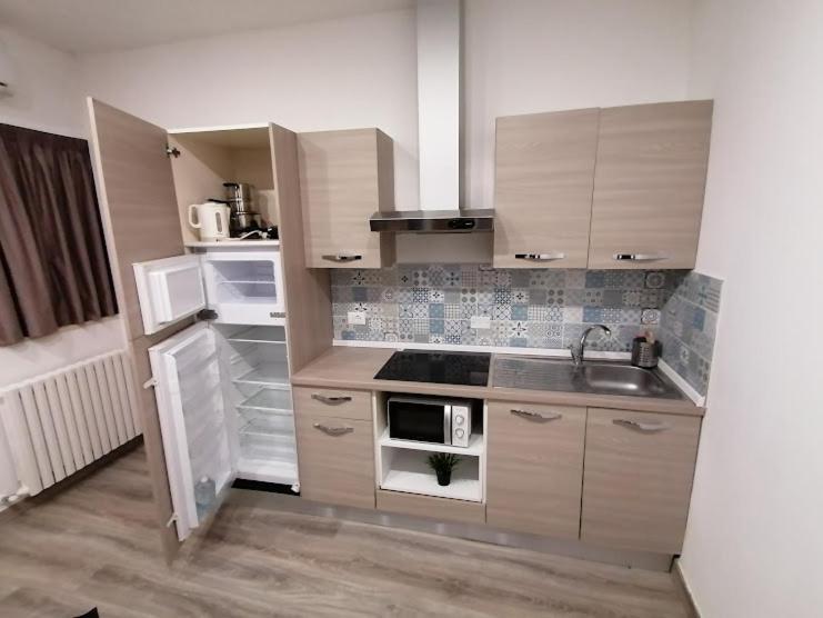 Indipendent Mini Apartment Pescara Centro Exterior foto